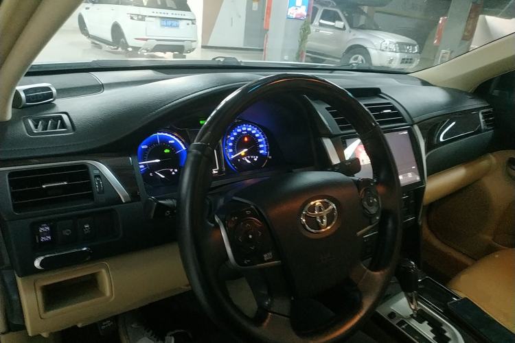 Used Toyota Camry 2015 Dual-Engine 2.5 HG Luxury Navigation Edition
