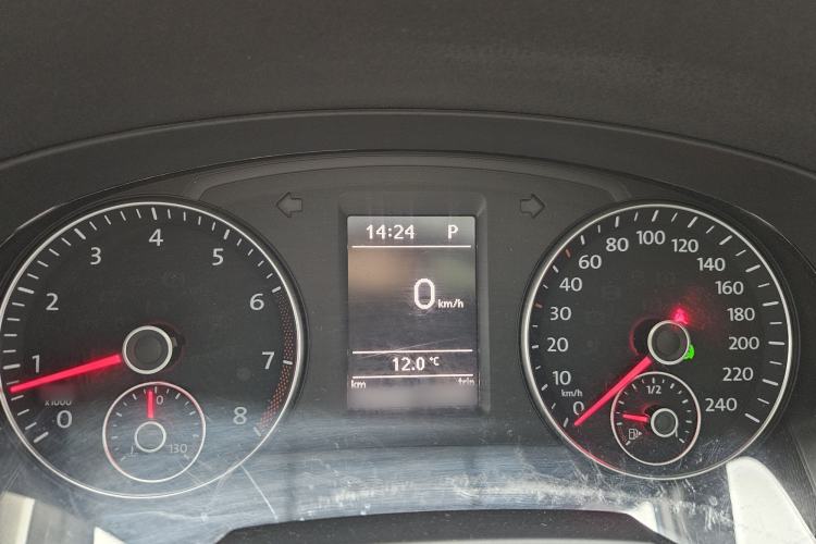 Used Volkswagen Sharan 2013 1.8TSI Standard Model
