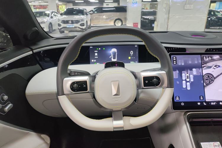 Used  11 2022 Long-Range Dual-Motor Luxury Edition 4 Seats
