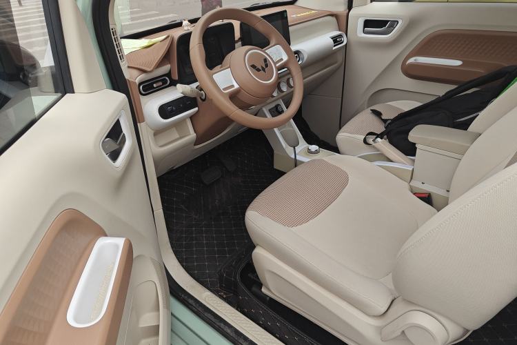 Used Wuling Hongguang MINIEV 2024 3rd Generation 215km Advanced Version
