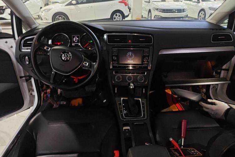 Used Volkswagen Golf 2018 230TSI Automatic Comfort Model
