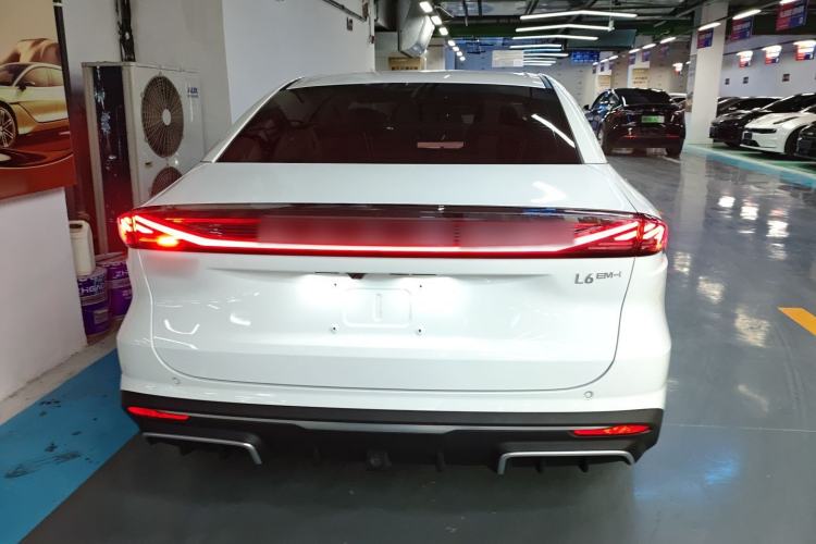 Used  L6 2025 EM-i 140km Starship Edition
