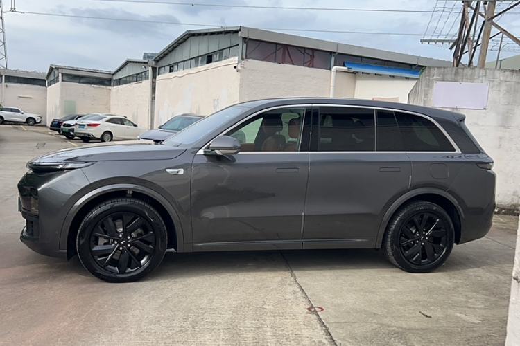 Used Li Auto L8 2023 Air model
