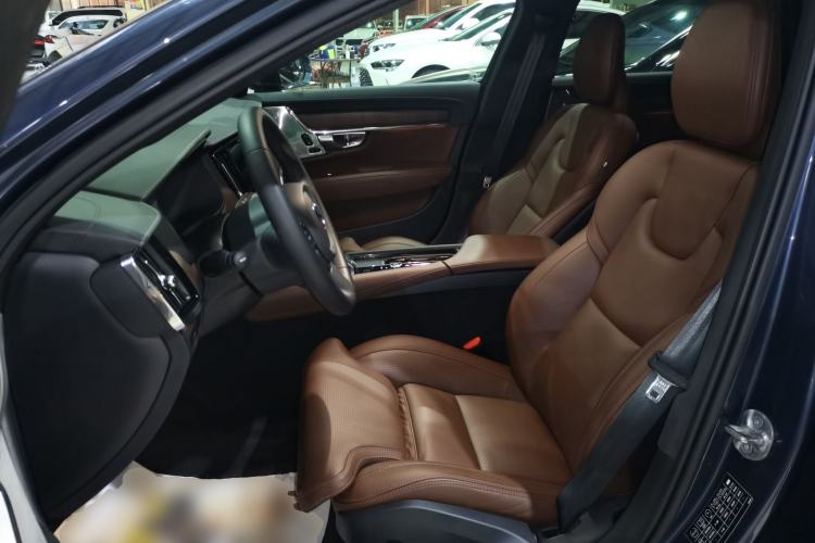 Used Volvo S90 2023 B5 Luxury Smart Edition
