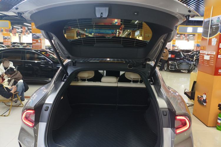 Used  YU7 2025 Ultra-Long Range Rear-Wheel Drive Version