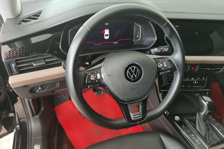 Used Volkswagen Passat 2021 330TSI Luxury Edition
