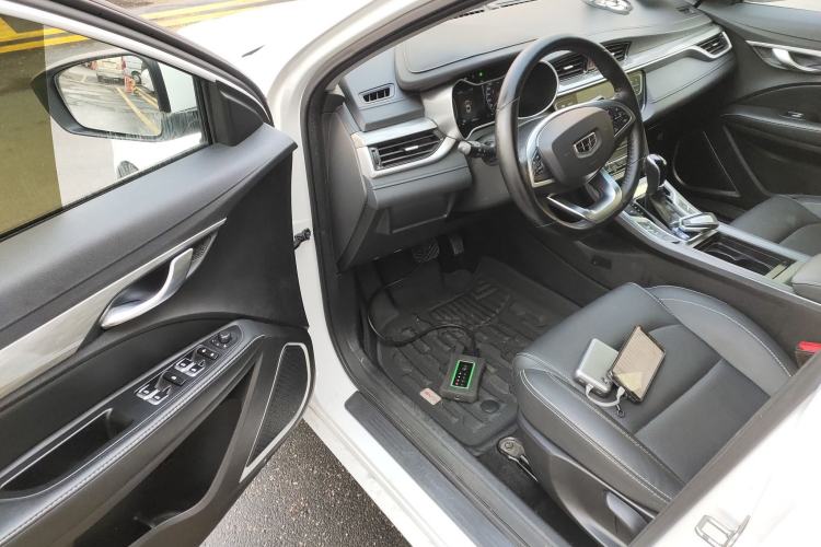 Used Geely Auto Emgrand 2019 Leading Edition 1.5L CVT Luxury Model China VI Standard
