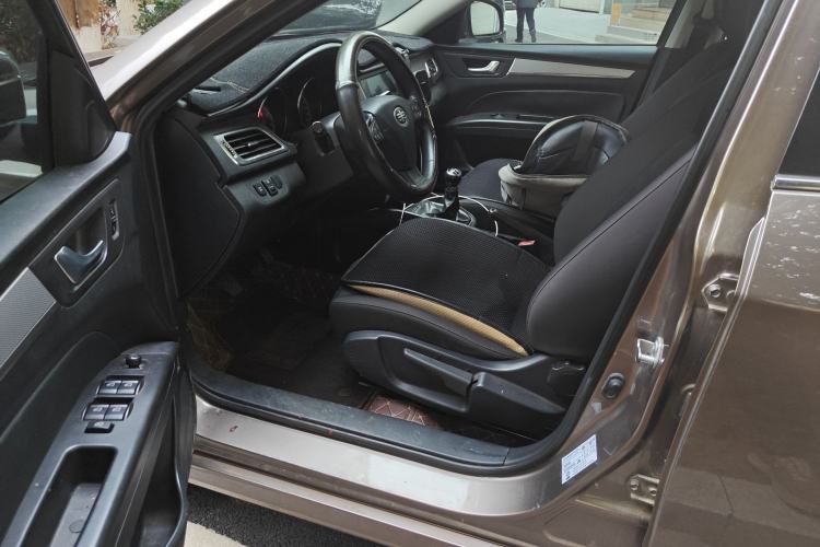 Used Bestune B30 2016 1.6L manual luxury version
