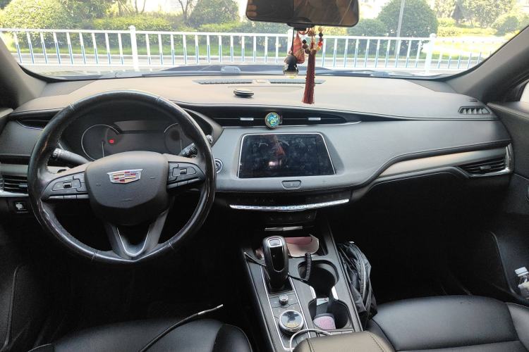 Used Cadillac XT4 2018 28T Two-Wheel-Drive Luxury Model