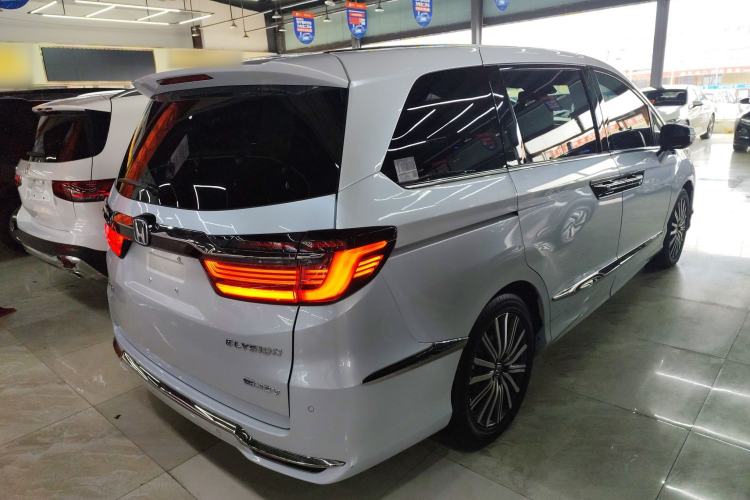 Used Honda Elysion 2024 2.0L eHEV Luxury Edition
