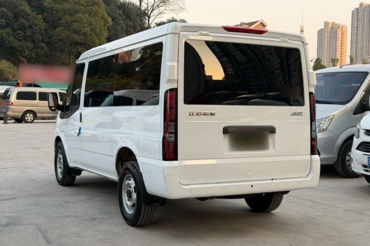 Used JMC Fushun 2025 2.0T 6MT Diesel Short-Wheelbase Low-Roof Commercial Multi-Purpose Passenger Vehicle with 5/6 Seats and Lift-Up Tailgate
