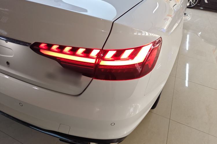 Used Audi A4L 2023 40 TFSI Fashionable and Elegant Version