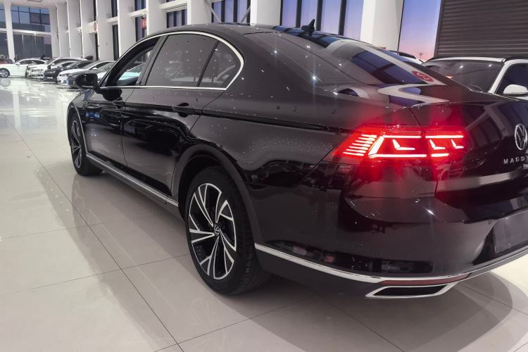 Used Volkswagen Magotan 2021 330TSI DSG 30th Anniversary Edition
