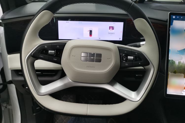 Used  L7 2024 1.5T 115 km MAX Dragon Edition
