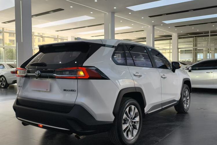 Used Toyota Wildlander 2022 2.0L CVT Two-Wheel Drive Luxury PLUS Edition
