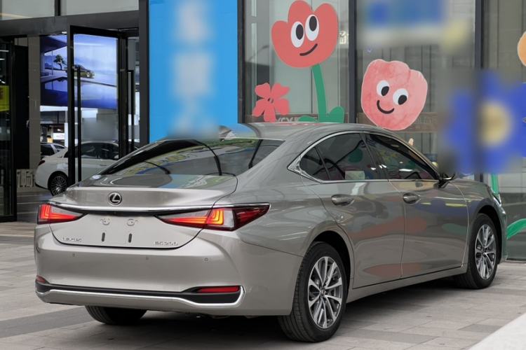 Used Lexus ES 2022 200 Excellence Edition
