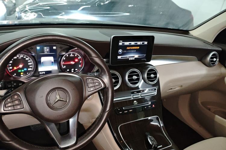 Used Mercedes-Benz GLC 2016 GLC 260 4MATIC Luxury Model