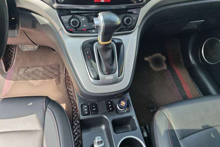 Used Haval H6 2015 Sport Edition 1.5T Automatic Two-Wheel Drive Luxury Model
