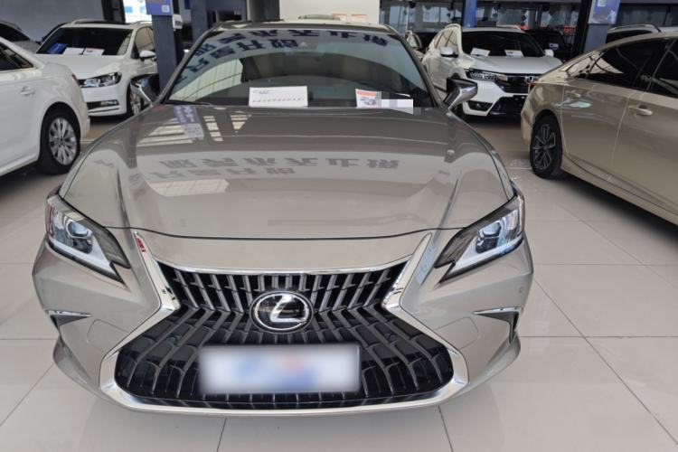 Used Lexus ES 2023 200 Excellence Edition
