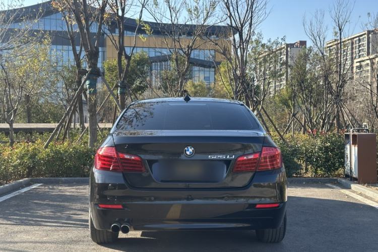 Used BMW 5 Series 2014 525Li Leading Model

