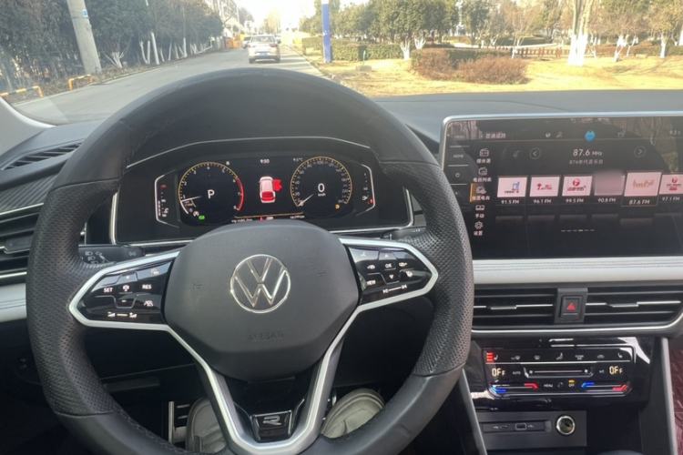 Used Volkswagen Tiguan L 2023 Restyled 330TSI Automatic Two-Wheel Drive R-Line Enhanced Comfort Version