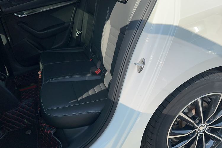 Used Skoda Octavia 2017 1.6L Automatic Smart Drive Edition
