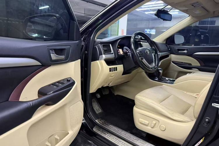 Used Toyota Highlander 2015 2.0T Four-Wheel Drive Luxury Edition 7-Seater
