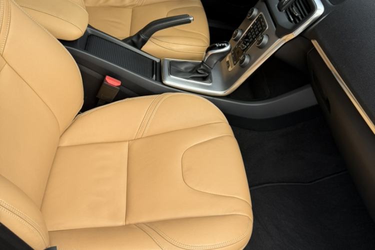 Used Volvo V40 2018 T3 Zhiya Edition