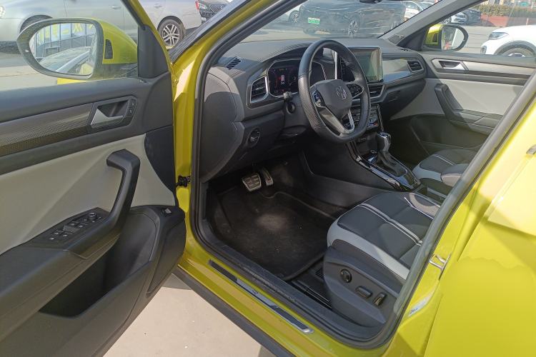 Used Volkswagen T-ROC 2023 300TSI DSG Two-Wheel Drive Starlight Edition
