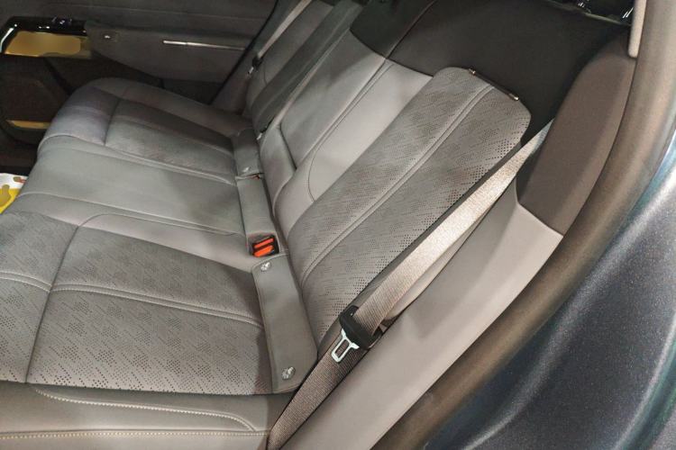 Used Zeekr 7X 2025 100 kWh Long-Range Rear-Wheel Drive with Intelligent Driving Features
