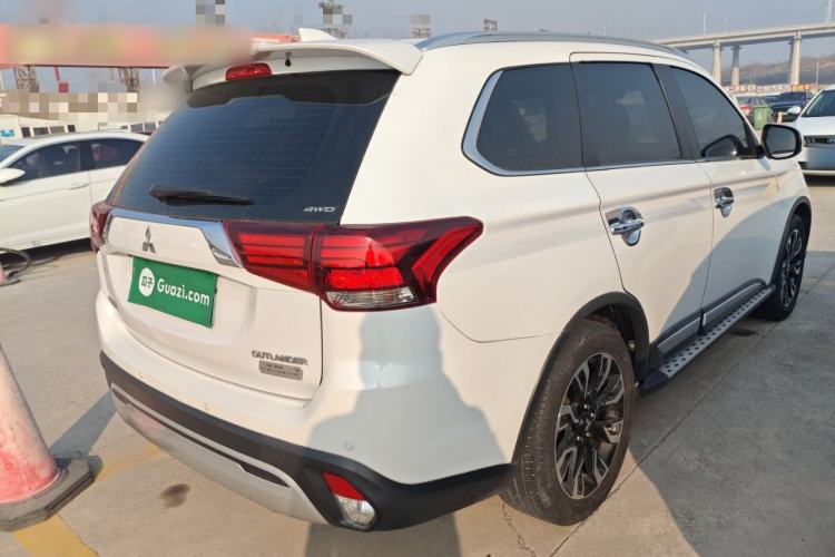 Used Mitsubishi Outlander 2020 2.4L 4x4 Zhi Xiang Edition 5 Seats