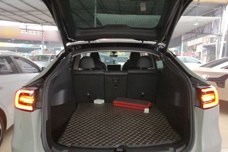 Used Tesla Model Y 2022 Long-Range All-Wheel-Drive Version