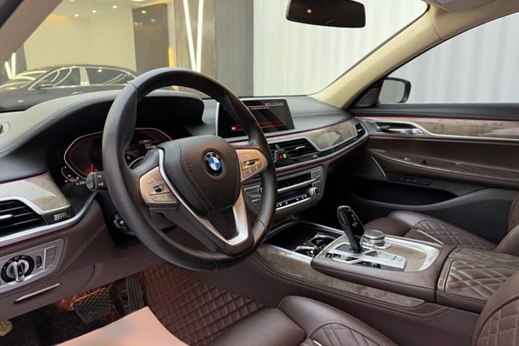 Used BMW 7 Series 2021 740Li Leading Edition Luxury Package
