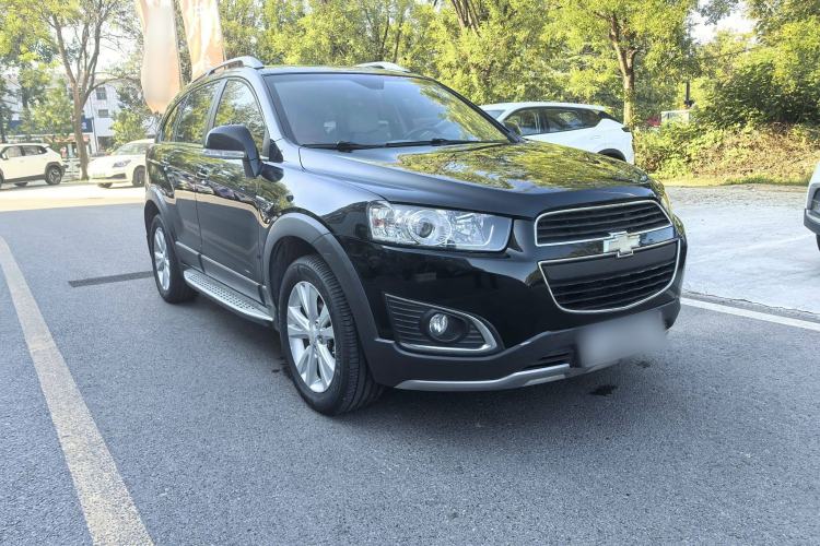Used Chevrolet Captiva 2015 2.4L 4x4 Flagship Edition 7-Seater
