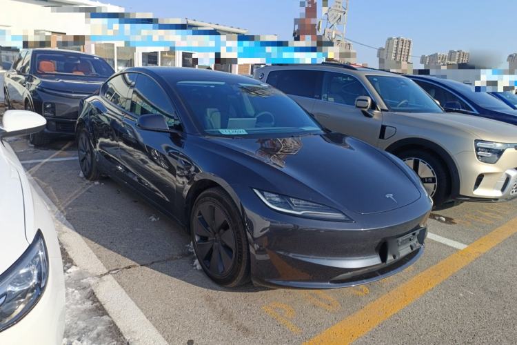Used Tesla Model 3 2023 Long-Range All-Wheel-Drive Version

