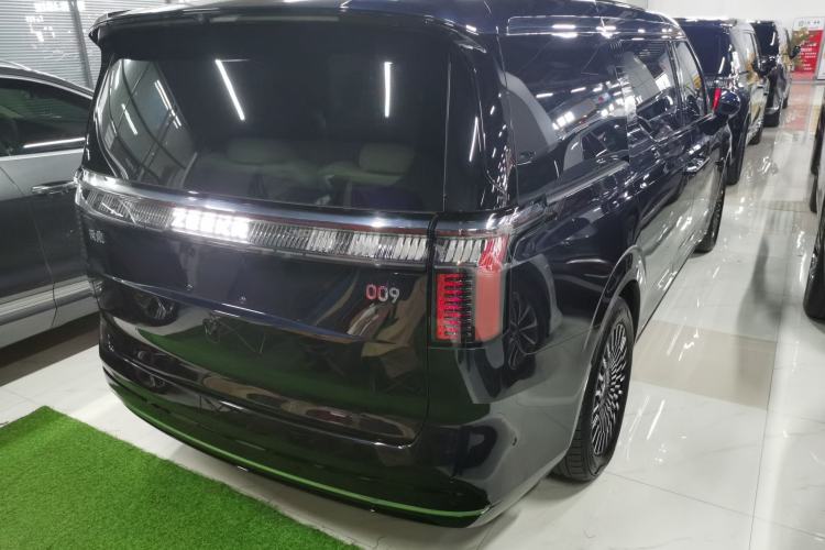 Used Zeekr 009 2024 Six-Seat Executive Version 4WD 108 kWh
