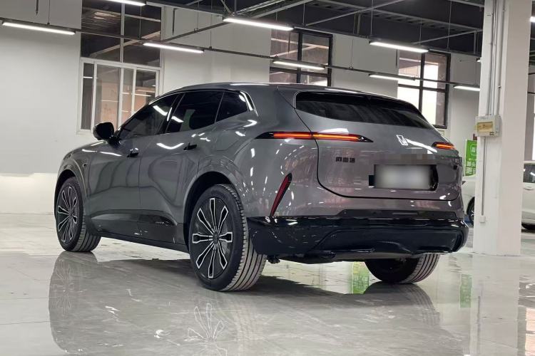 Used  07 2024 Max Extended-Range Edition