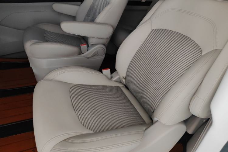 Used SAIC MAXUS G10 2016 2.0T Automatic Elite Edition