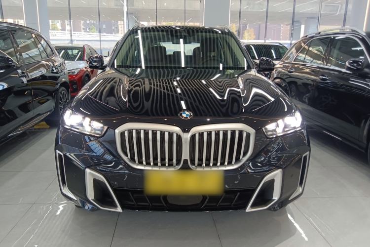 Used BMW X5 2023 xDrive 30Li Luxury M Sport Package
