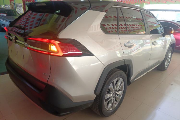 Used Toyota Wildlander 2021 2.0L CVT 4x4 Luxury Edition
