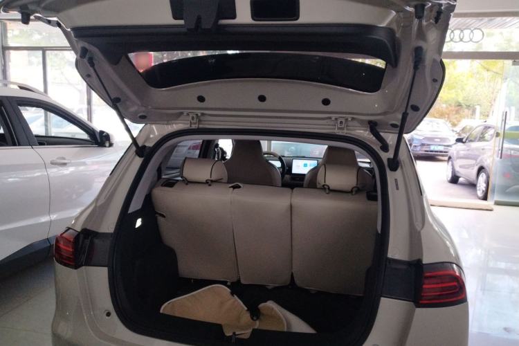 Used Wuling Bingo PLUS 2024 330 km Range Five-Seater Version
