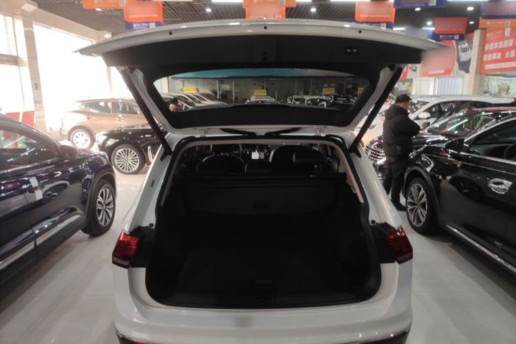 Used Volkswagen Tiguan L 2019 Revised 330TSI Automatic Two-Wheel Drive Smart & Luxury Edition China VI Standard
