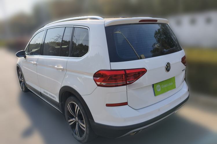 Used Volkswagen Touran 2018 Volkswagen Touran L 280TSI DSG Boundary Edition 7 Seats China V Emission Standard
