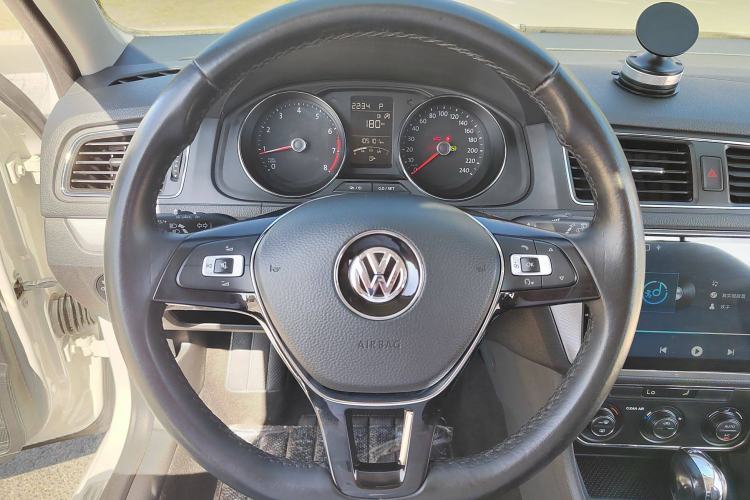 Used Volkswagen Gran Lavida 2017 230TSI DSG Comfort Edition
