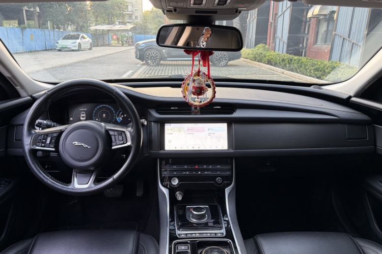 Used Jaguar XFL 2020 XFL 2.0T P200 Two-Wheel-Drive Rally Flag Edition
