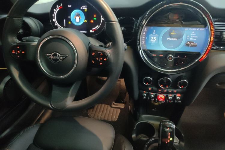 Used  MINI 2023 Updated 1.5T COOPER Artist

