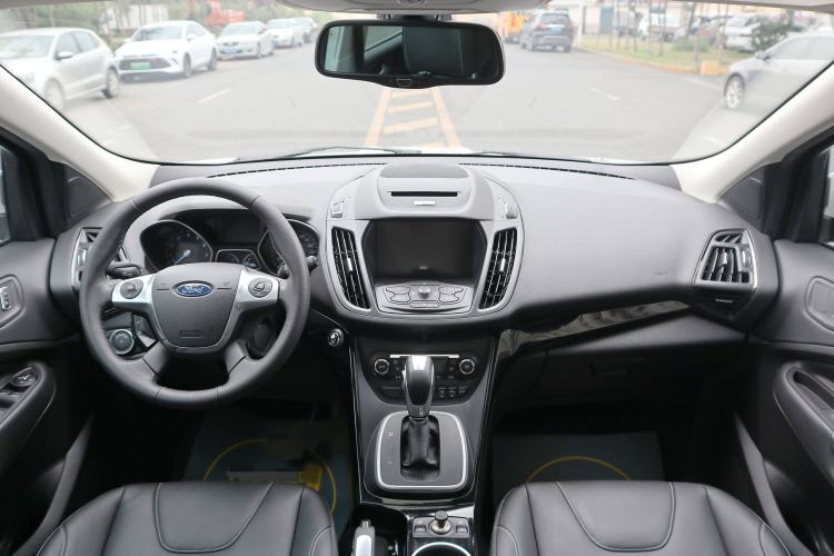 Used Ford Kuga 2015 2.0L GTDi Four-Wheel-Drive Sport Model
