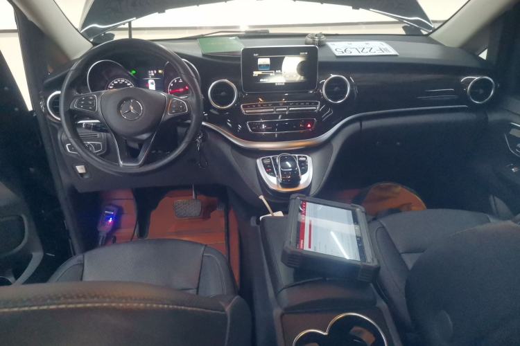 Used Mercedes-Benz V-Class 2018 V 260 Avantgarde Edition China VI
