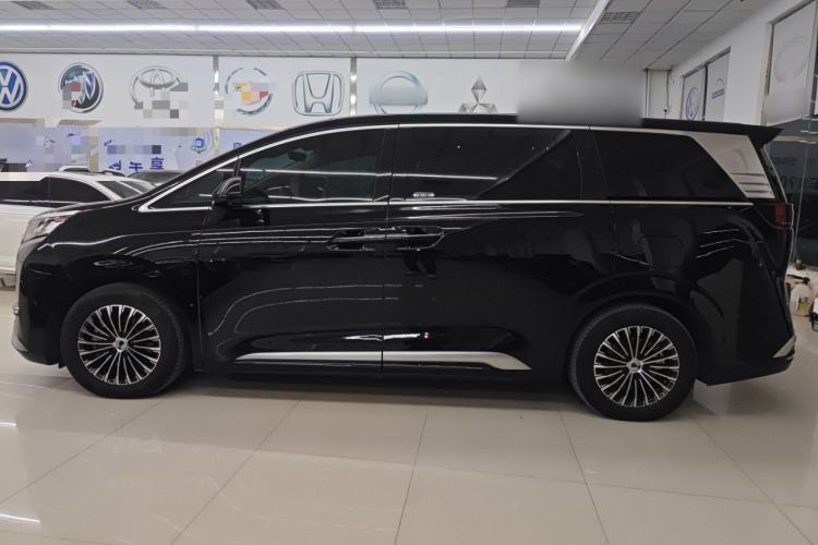 Used Denza D9 2022 DM-i 970 Four-Wheel Drive Prestige Model
