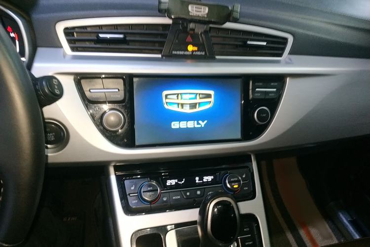 Used Geely Auto Emgrand X7 Sport 2016 1.8TD Automatic ZhiZun Version
